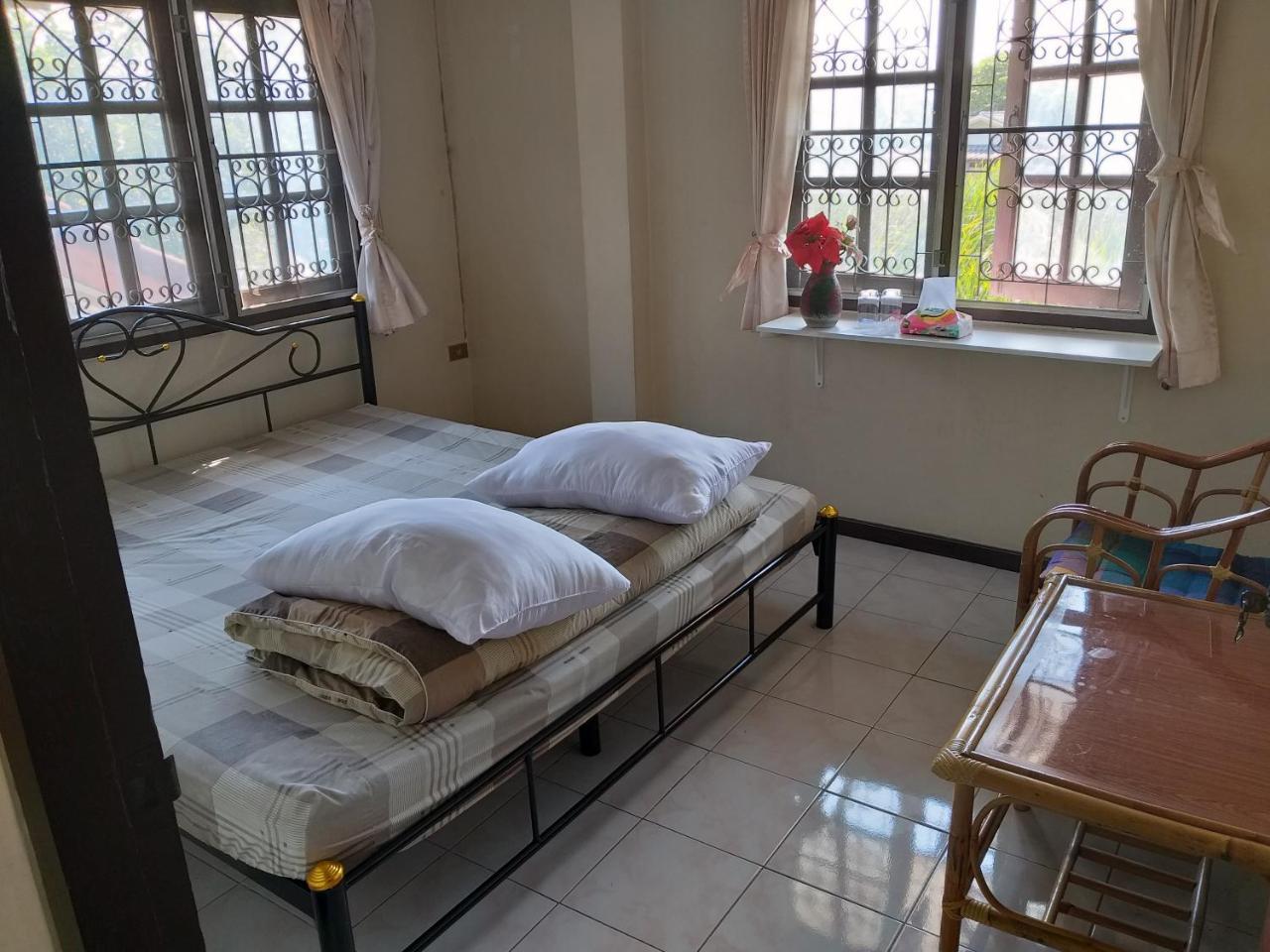 Srikrung Guesthouse Phra Nakhon Si Ayutthaya Zewnętrze zdjęcie