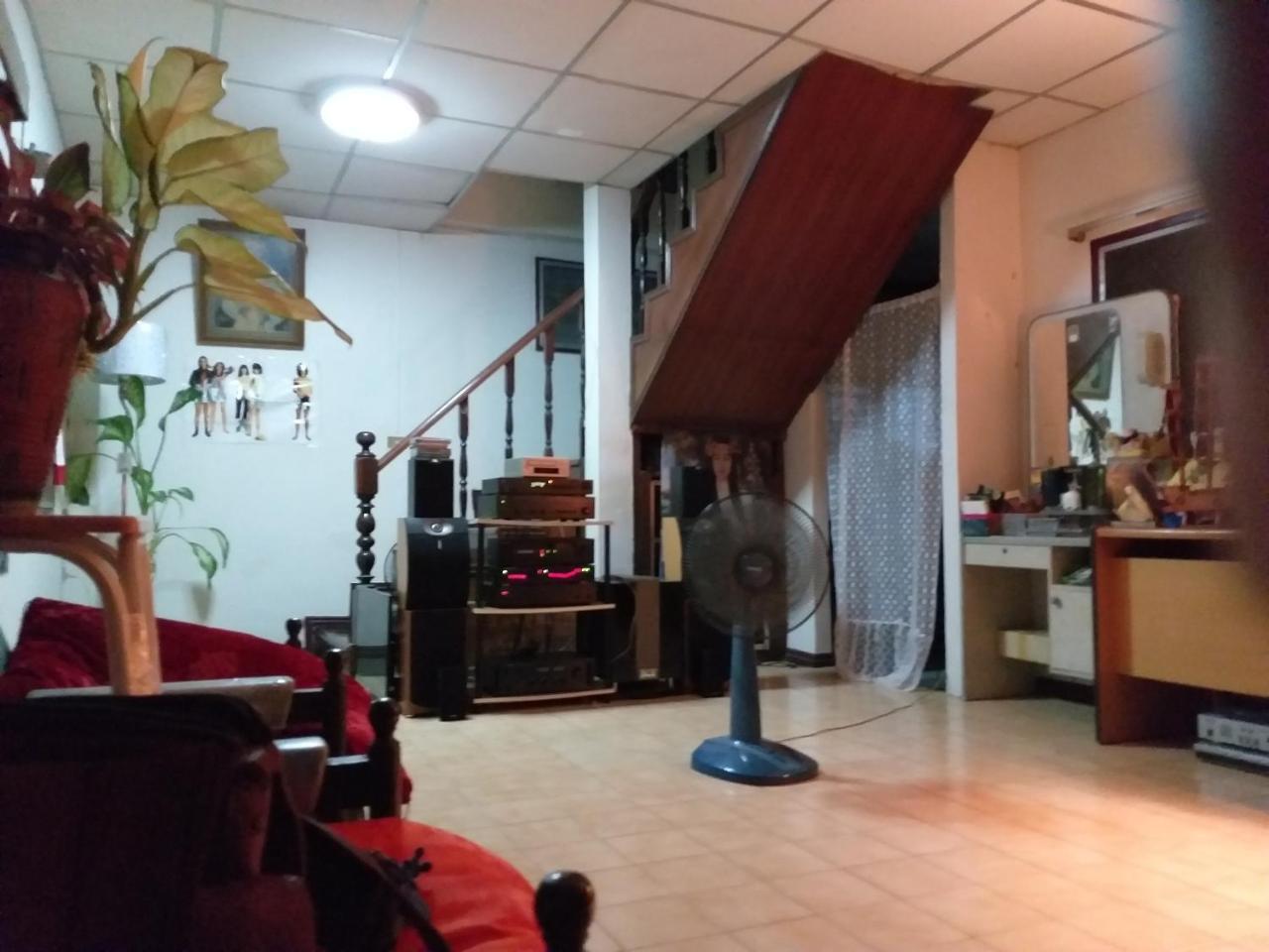 Srikrung Guesthouse Phra Nakhon Si Ayutthaya Zewnętrze zdjęcie